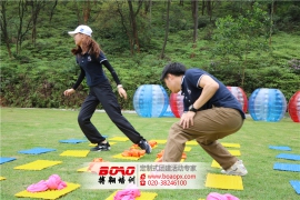 廣州拓展訓(xùn)練打造鋼鐵之師